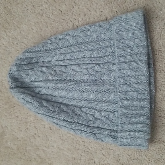 Aerie NWOT Cable Knit Beanie in heather gray - Picture 5 of 5
